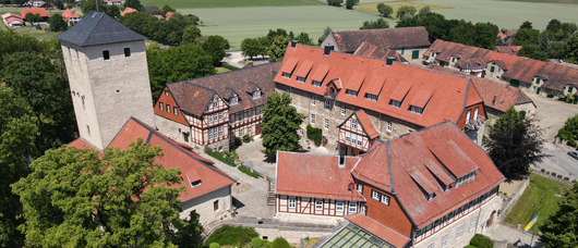 Hotel und Akademie Burg Warberg: Heizungssanierung mit Blockheizkraftwerk