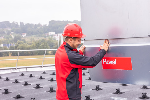 Système de ventilation décentralisé avec pompes à chaleur pour un hall industriel