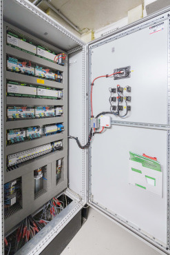 Hoval ControlBox: Ein individuell angefertigter Schaltschrank