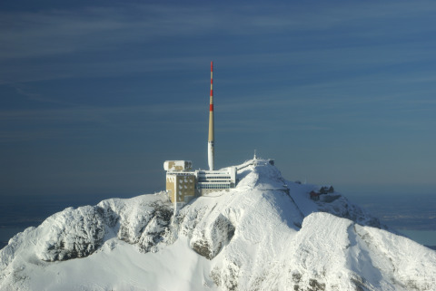 Spitzenleistung auf der Bergspitze