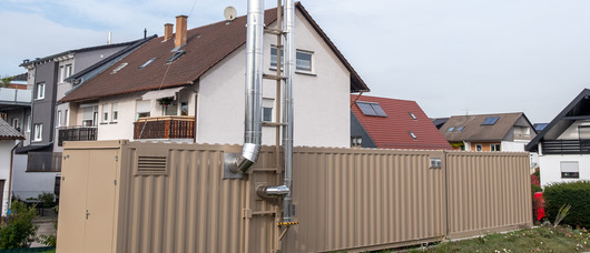 Containerheizzentrale versorgt Dettenheimer Schule und Seniorenheim mit nachhaltiger Wärme