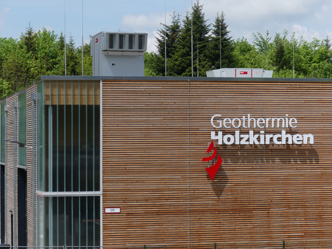 Hoval Klimalösung für die Halle der Geothermie Holzkirchen
