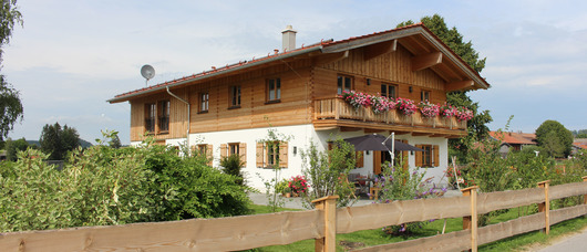 Familie Zehetmeier setzt bei der Raum- und Heizklimatechnik ihres neuen Einfamilienhauses auf eine Hoval Komplettlösung. 