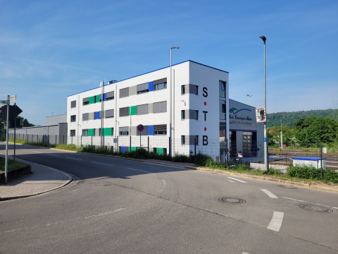Betriebshof Süd-Thüringen-Bahn: moderne Hybridlösung mit Luftwärmepumpe zur Hallenklimatisierung