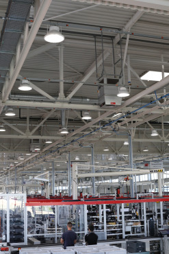 Hall industriel SEW Usocome avec aérochaffeur Hoval Topvent
