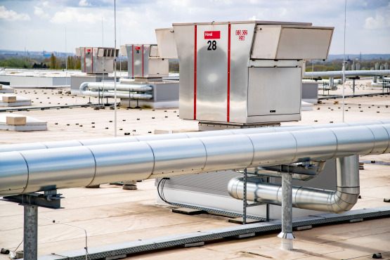 Hallenklimasystem Logistikzentrum Dachzugang