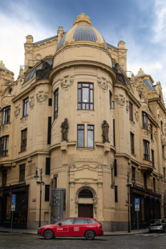 Grandiosità energetica nella Casa Municipale di Praga