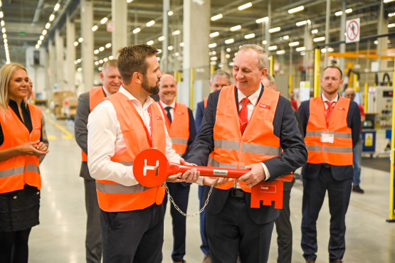 Hoval ePlant-opening_key-handover_DamianSchädler_TomasHornak.JPG