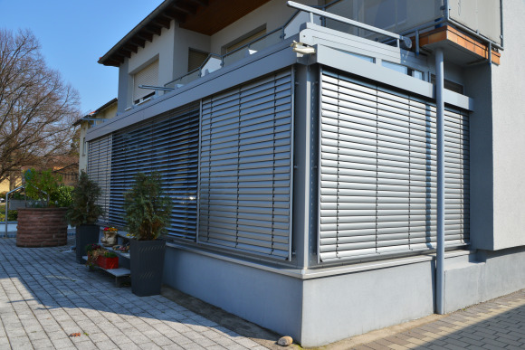 Fenster von außen verdunkeln