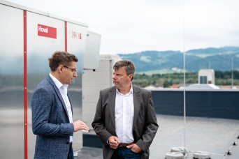Industriespezialist PMS vertraut auf modulare Hallenklima-Lösung von Hoval
