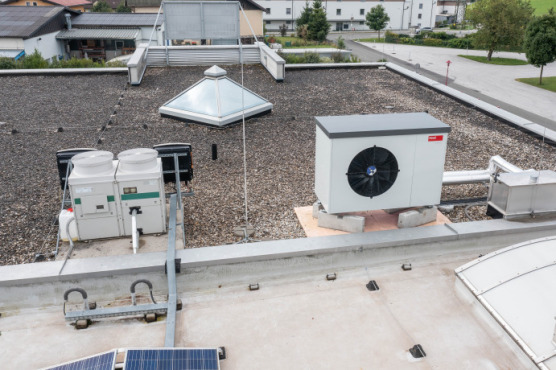TopVent® ventilacijske jedinice i pripadajuće dizalice topline postavljene su na krov  objekta