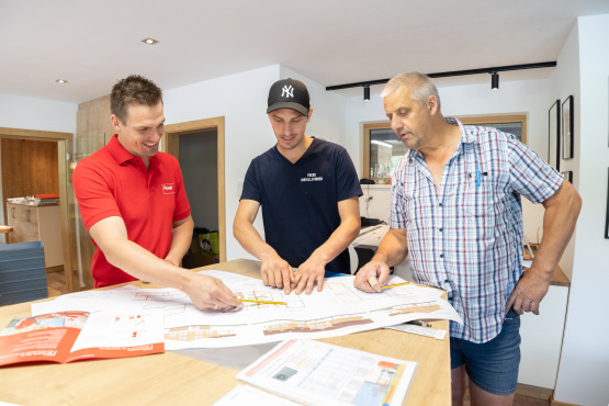 Hand in Hand arbeiten Installationen Fuchs und Hoval.