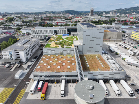 Proiectul Neuland din portul Linz: sistem de climatizare pentru un depozit farmaceutic într-o hală cu înălțime mare