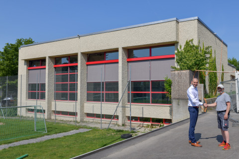 Ein MuKEn-konformes Hybridsystem für das Schulhaus Feldmeilen