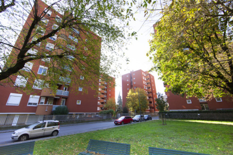 Consumi e manutenzione ottimizzati dopo la riqualificazione di un supercondominio a Milano.