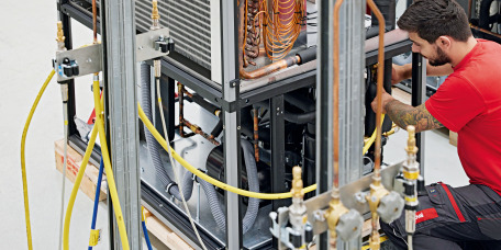 Hoval investiert in Wärmepumpen-Produktion